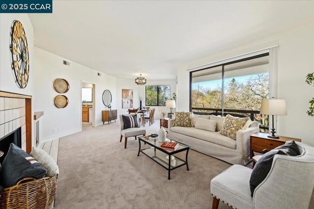 3711 Terra Granada, Walnut Creek CA: https://media.crmls.org/mediaz/26071588-472f-4c45-88ec-60d7e09cabb7.jpg