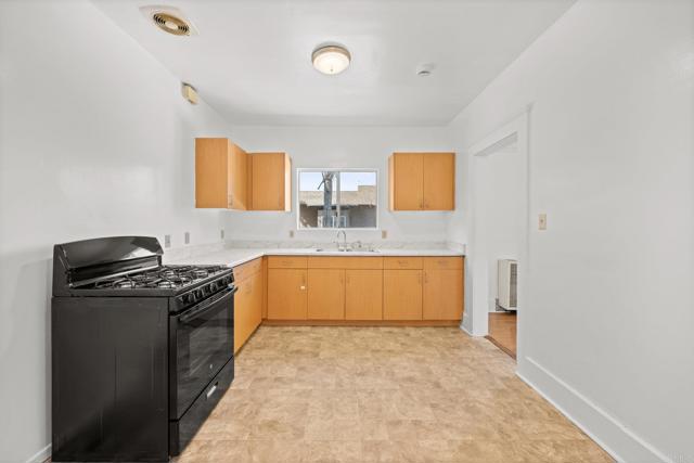 Detail Gallery Image 12 of 51 For 3813 15 Birch St, San Diego,  CA 92113 - – Beds | – Baths