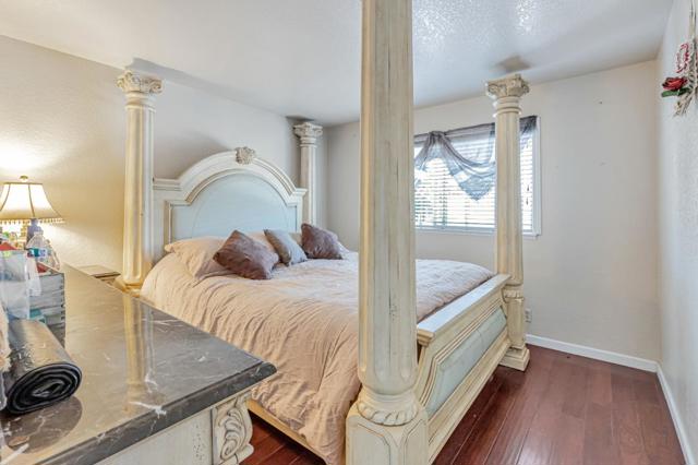 8180 Forest Street, Gilroy CA: https://media.crmls.org/mediaz/26086bc4-1577-45a8-b4d2-81474fb6876c.jpg