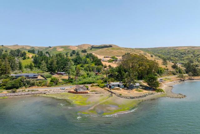 18050 Highway 1,  CA: https://media.crmls.org/mediaz/2609cebf-9ffe-45ae-9dcb-a4ec45e65237.jpg