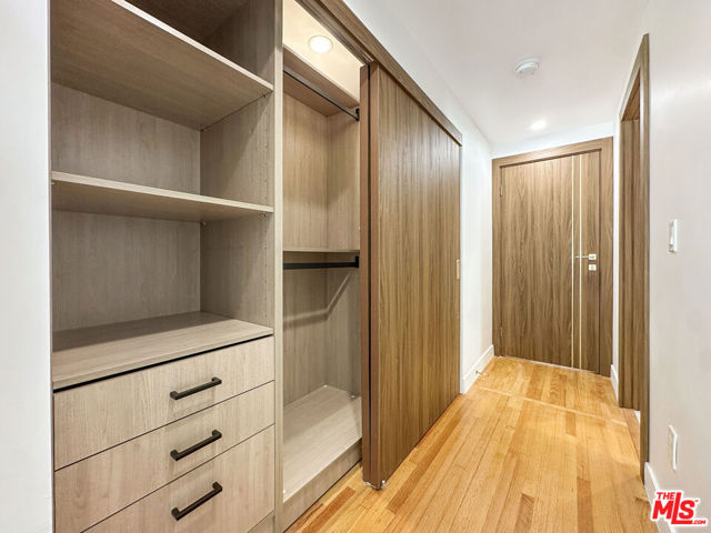5810 S Halm Avenue, Los Angeles CA: https://media.crmls.org/mediaz/2609d1d0-08ec-4f62-87da-23b9528346c0.jpg