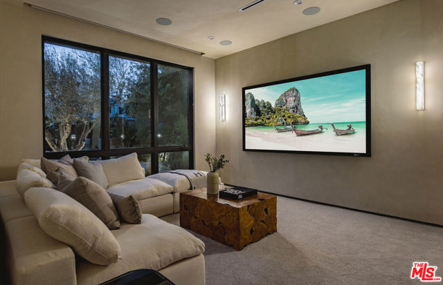 4112 Shadyglade Avenue, Studio City CA: https://media.crmls.org/mediaz/2609f1e7-5b45-4539-8198-cbbf870455b5.jpg