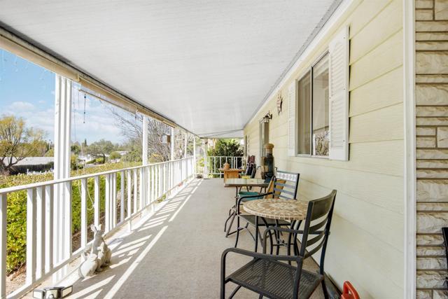 18218 Paradise Mountain Road, Valley Center CA: https://media.crmls.org/mediaz/2609f4bb-dc4d-4c9c-94fc-92e4c007688e.jpg