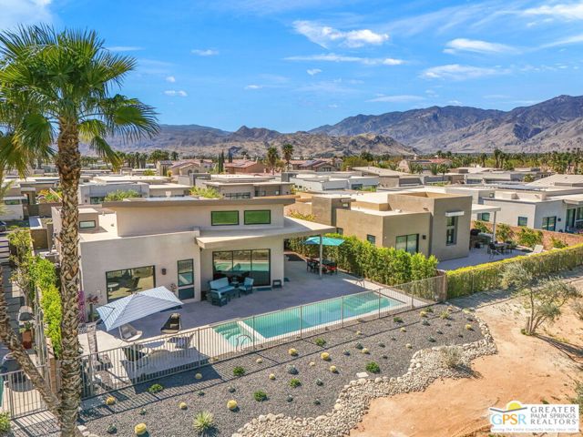 4321 Lumina Way, Palm Springs CA: https://media.crmls.org/mediaz/260a9163-bae0-4307-bfe5-4c95693bb901.jpg