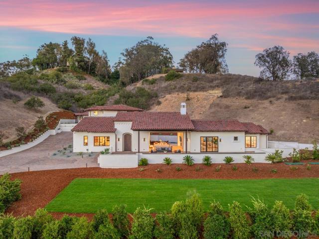 5758 Las Palomas, Rancho Santa Fe CA: https://media.crmls.org/mediaz/260ad218-35f6-4258-a690-533d2a0c851e.jpg