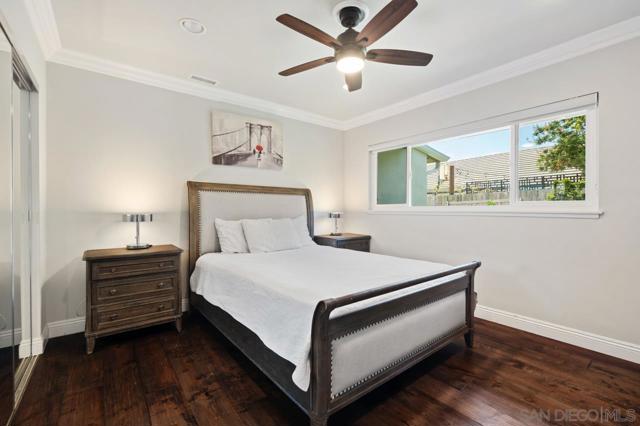 8874 La Jolla Scenic Dr N, La Jolla CA: https://media.crmls.org/mediaz/260afaf1-5aaf-442d-a8b1-85e6e260ac09.jpg