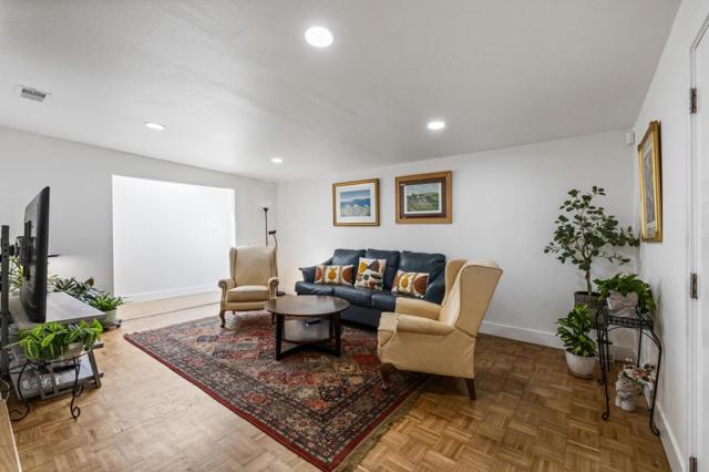 1304 Alicante Drive, Pacifica CA: https://media.crmls.org/mediaz/260b21ba-b258-4ba6-8006-9681ea20d1f2.jpg