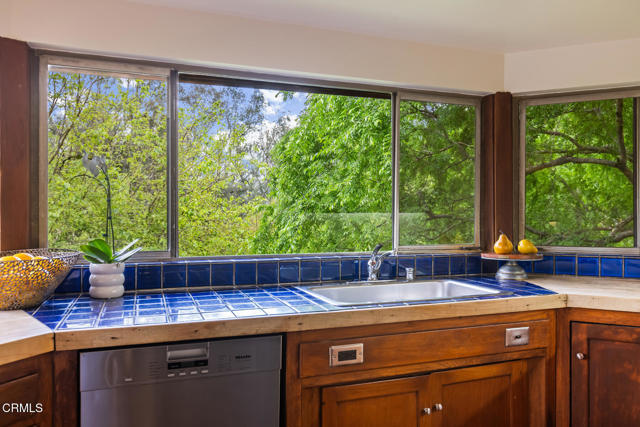 Detail Gallery Image 27 of 77 For 4254 Chevy Chase Dr, La Canada Flintridge,  CA 91011 - 6 Beds | 4 Baths