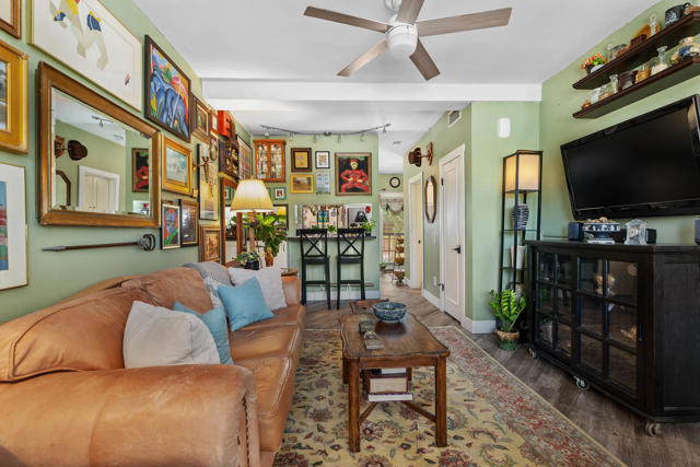 401 E Vista Chino, Palm Springs CA: https://media.crmls.org/mediaz/260b9a2e-05a0-413c-aa40-6d56e3d89c60.jpg