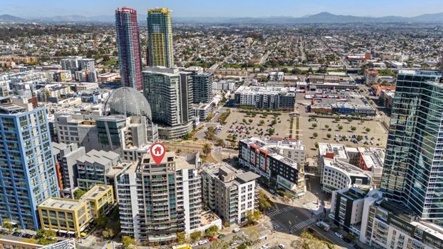 253 10Th Ave, San Diego CA: https://media.crmls.org/mediaz/260bdfbb-63fa-48a6-9db2-b4125b2e67fe.jpg