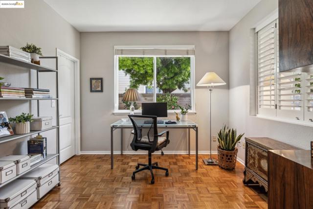 26 Farallon Ct, Richmond CA: https://media.crmls.org/mediaz/260c18a8-37e4-4f2c-a347-4ddc9231c27c.jpg