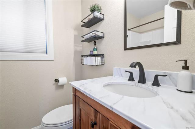 42729 Haupstrasse Drive, Big Bear CA: https://media.crmls.org/mediaz/260c951d-f67f-418d-9051-440ef3ecd202.jpg