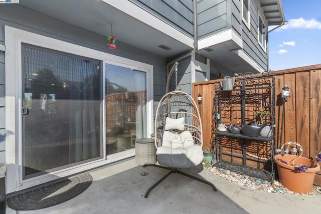 1479 Spring Valley Cmn, Livermore CA: https://media.crmls.org/mediaz/260cc9f7-fc41-45cd-9e73-21bd35930aff.jpg