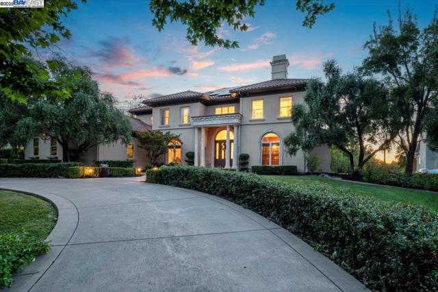 1137 Via Di Salerno, Pleasanton CA: https://media.crmls.org/mediaz/260cd927-eee1-4822-a90b-665df4634ca1.jpg