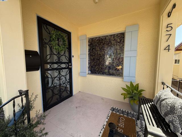 Image 3 of 57 For 574 Lewis Ave