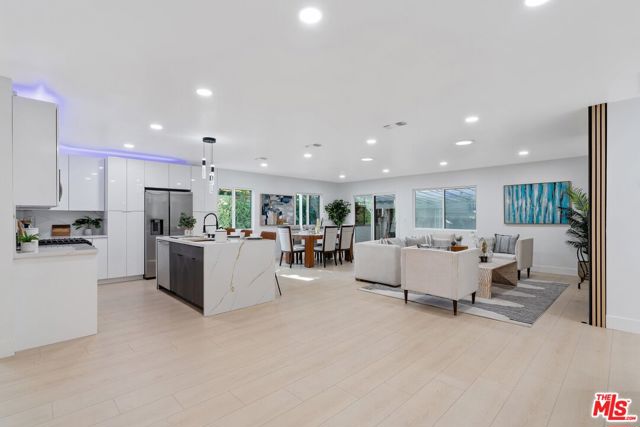 5413 Halbrent Avenue, Sherman Oaks CA: https://media.crmls.org/mediaz/260de258-e051-417d-99b7-61e260f0f9ed.jpg