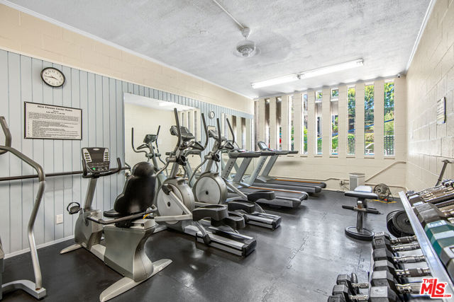 7211 Raintree Circle, Culver City CA: https://media.crmls.org/mediaz/260e11ba-72f7-4719-b882-b46b74350da6.jpg
