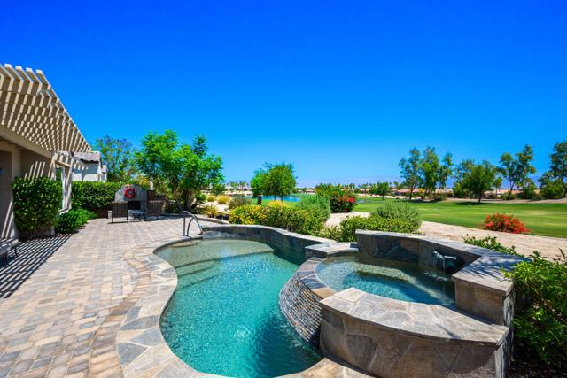 61414 Topaz Drive, La Quinta CA: https://media.crmls.org/mediaz/260e4976-29a0-4404-a549-846da8c5dde1.jpg