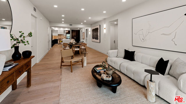 Drew Fenton | 505 S Barrington Avenue Los Angeles CA | MLS: 7082117