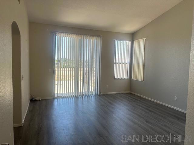 1105 Camino Biscay, Chula Vista CA: https://media.crmls.org/mediaz/260e6650-7c03-419e-b68b-803785e090d6.jpg