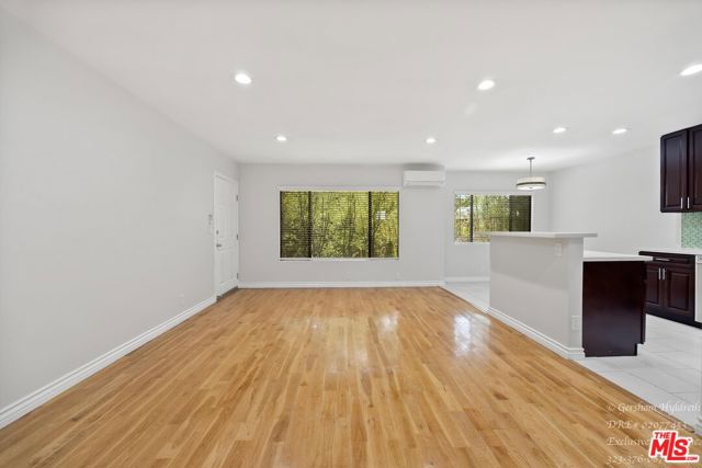 2488 N Beachwood Drive, Los Angeles CA: https://media.crmls.org/mediaz/260f56a7-e770-43f0-9f97-53abdb117a5d.jpg