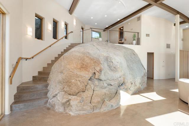 10027 Tall Oak Drive, Escondido CA: https://media.crmls.org/mediaz/260fdbef-c0b1-4372-8222-12452c94bf20.jpg