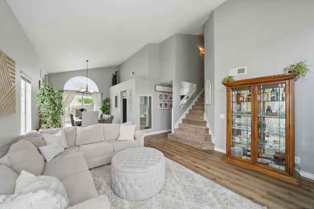 1595 Bay Meadows Dr, Alpine CA: https://media.crmls.org/mediaz/260ffb20-0fe1-4ed8-9f78-c67cc940d2b9.jpg
