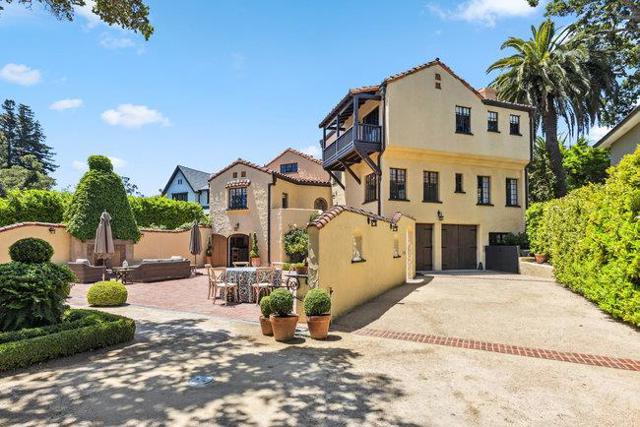 2307 Easton Drive, Burlingame CA: https://media.crmls.org/mediaz/261108d3-8b14-41ab-9286-93262900a31a.jpg