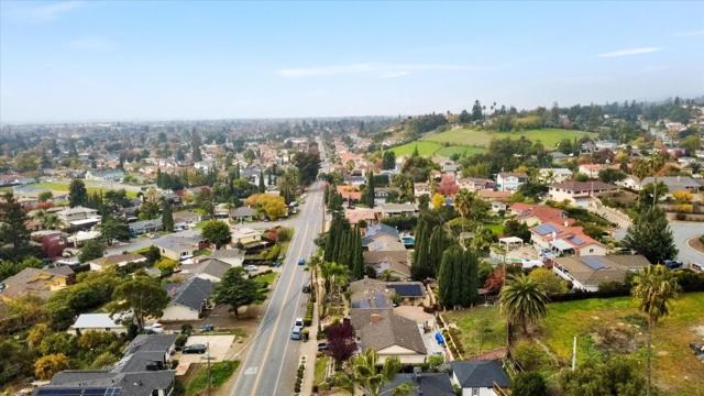 372 Fleming Avenue, San Jose CA: https://media.crmls.org/mediaz/2612c345-c1ff-496d-ad31-b7a3d5e16302.jpg