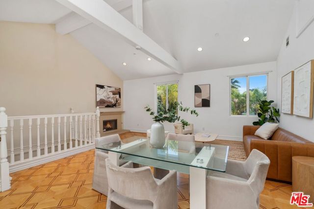16980 Escalon Drive, Encino CA: https://media.crmls.org/mediaz/2612cf2f-04d0-4c20-8f9c-79879c61743a.jpg