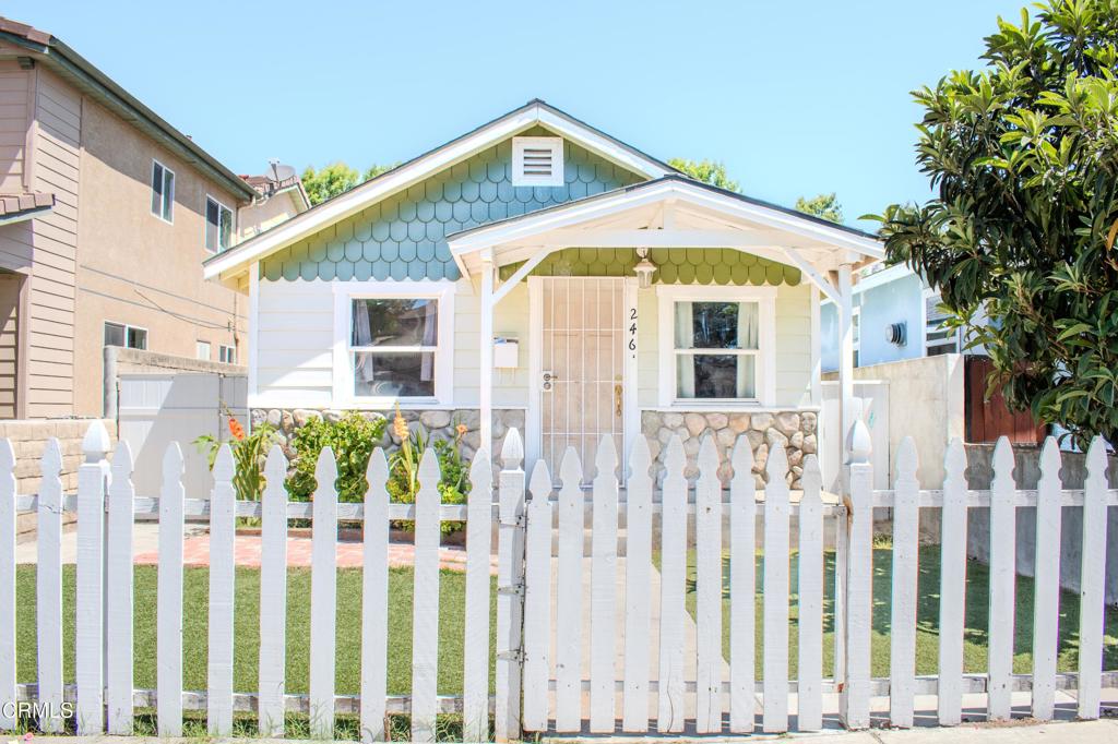 2461 Barry Street