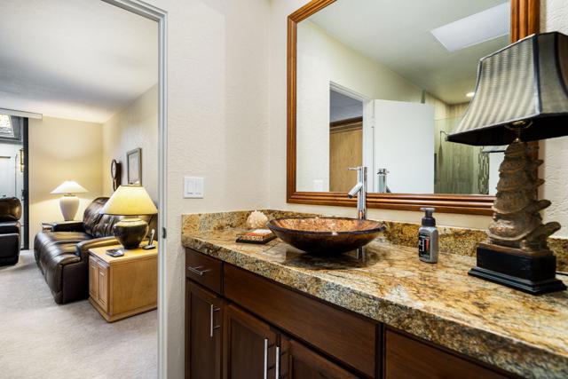 15 Duke Drive, Rancho Mirage CA: https://media.crmls.org/mediaz/2612fbc6-b39e-4b47-aff7-51428190853e.jpg