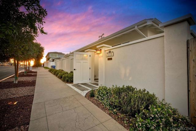 1221 4th St, San Diego CA: https://media.crmls.org/mediaz/26133809-9c70-45e7-9e28-8866a8288223.jpg