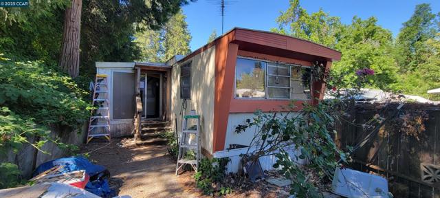 617 Walsh Street, Grass Valley CA: https://media.crmls.org/mediaz/2613f701-8d10-4211-b113-dfae21ab27e4.jpg
