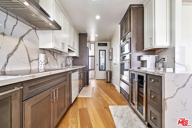 4337 Marina City Drive, Marina del Rey CA: https://media.crmls.org/mediaz/26142762-923d-4f07-a888-ad4671b4a9ec.jpg