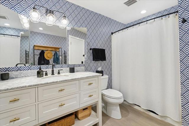 12960 Skyline Boulevard, Woodside CA: https://media.crmls.org/mediaz/261439a3-4111-4085-8df4-5eed1a5de3bd.jpg