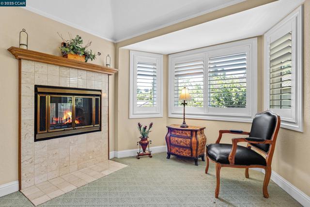 100 Chadbourne Dr, Danville CA: https://media.crmls.org/mediaz/261493f6-ce72-4cc1-a1f9-ed1a7e112f1d.jpg