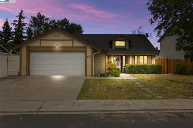 1023 Snowgoose Ln, Manteca CA: https://media.crmls.org/mediaz/2614e981-946d-493f-8995-bf52a0f915ec.jpg