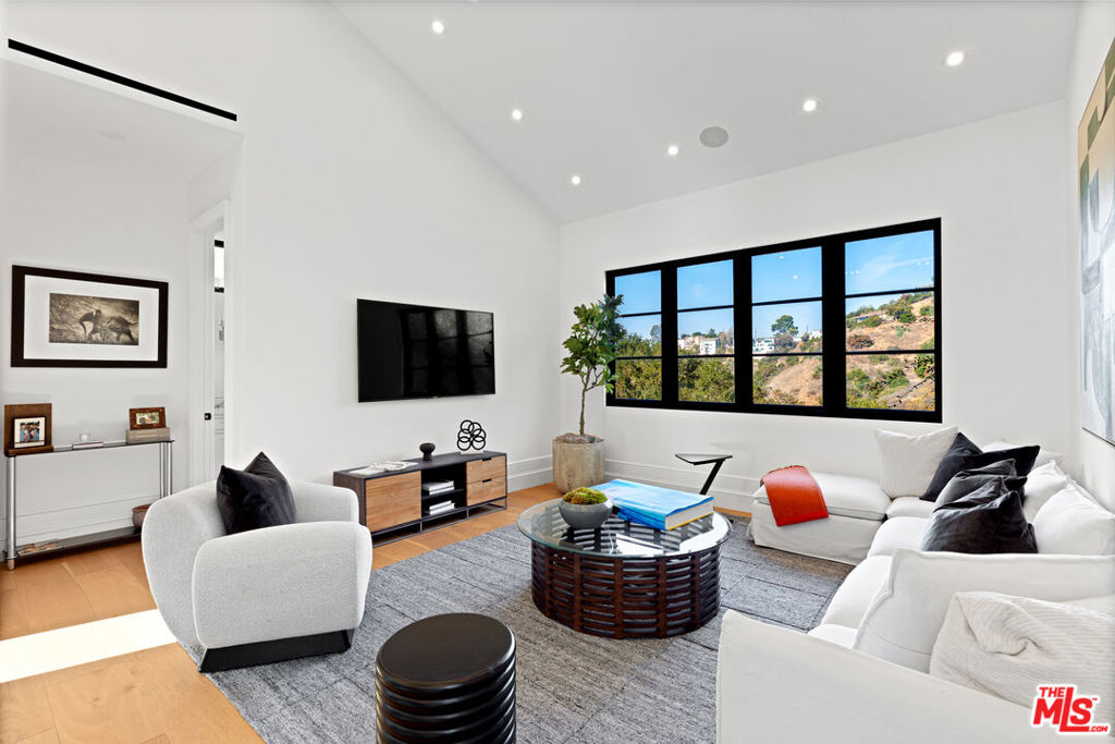 3160 Coldwater Canyon AvenueStudio City img 65