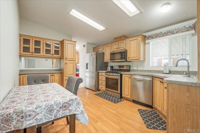 Detail Gallery Image 5 of 29 For 13941 Wisteria Ave, Poway,  CA 92064 - 4 Beds | 2 Baths