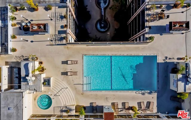 421 S La Fayette Park Place, Los Angeles CA: https://media.crmls.org/mediaz/2615ef43-2361-47e0-82fc-d38bb3eda91a.jpg