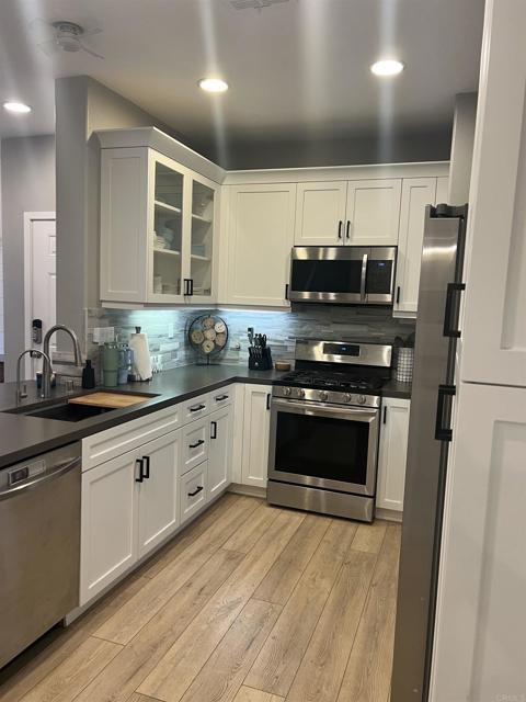 Detail Gallery Image 6 of 23 For 4113 Peninsula Dr, Carlsbad,  CA 92010 - 3 Beds | 2/1 Baths