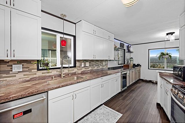 9100 Single Oak Dr, Lakeside CA: https://media.crmls.org/mediaz/26172369-ec0f-4974-ac56-a626fd3c076d.jpg