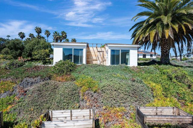 1761 Winterwarm Dr, Fallbrook CA: https://media.crmls.org/mediaz/261763f0-36fd-4a51-9492-de8dc5f59120.jpg