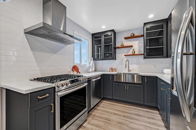 209 Mansfield Dr, South San Francisco CA: https://media.crmls.org/mediaz/26176c2e-ec67-4daf-b365-e81daf3f3a61.jpg