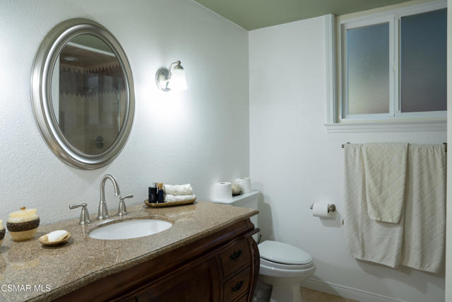 1694 Margate Place, Westlake Village CA: https://media.crmls.org/mediaz/26177232-c391-4663-90d7-e5e4762fcba3.jpg