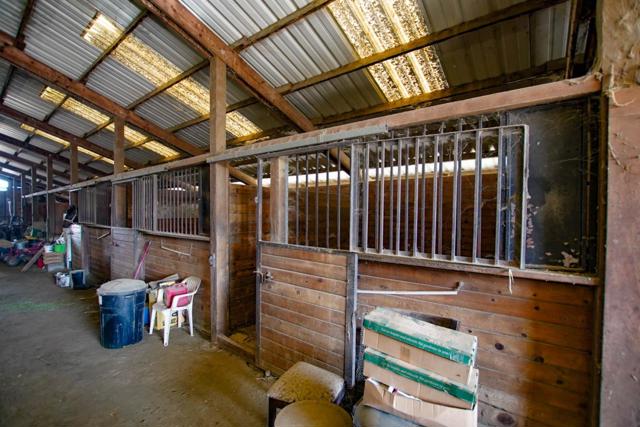 6200 Frye Lane, Hollister CA: https://media.crmls.org/mediaz/2617d552-89f6-4c2c-ac19-e399a37898ac.jpg