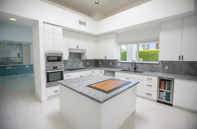 64910 Montevideo Way, Palm Springs CA: https://media.crmls.org/mediaz/261833f6-e0a3-4ddc-a929-af8ed069ac4f.jpg