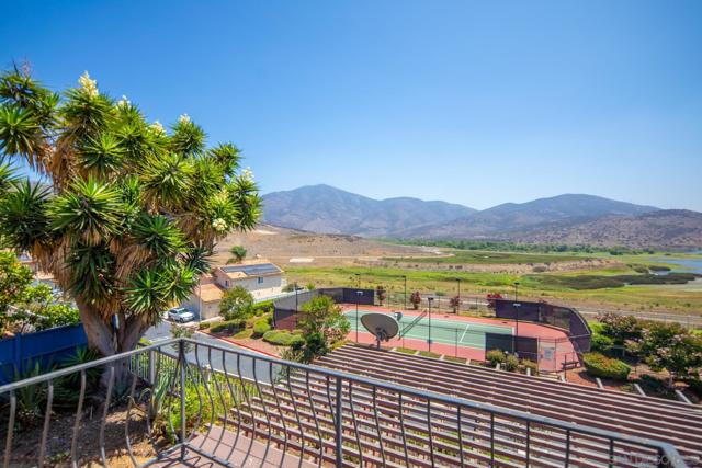 10145 Diamond Head Ct, Spring Valley CA: https://media.crmls.org/mediaz/26183cd8-e858-48e2-b3a2-4747dc3d262f.jpg