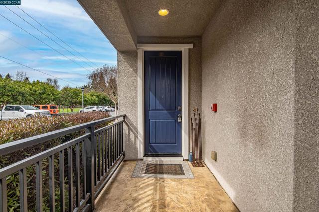 3402 Fostoria Way, Danville CA: https://media.crmls.org/mediaz/26186a9d-b5df-48b0-882d-d72e52ab2708.jpg